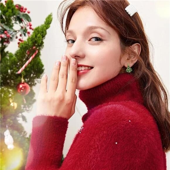 β¨ Green Christmas Tree Earrings | Sparkling Cubic Zirconia Studs - Picture 5 of 5